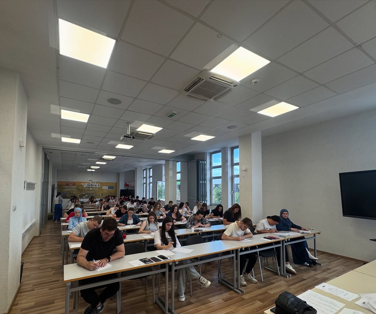 Studenti prve godine pristupili završnom ispitu iz predmeta “Osnove poslovnih finansija”