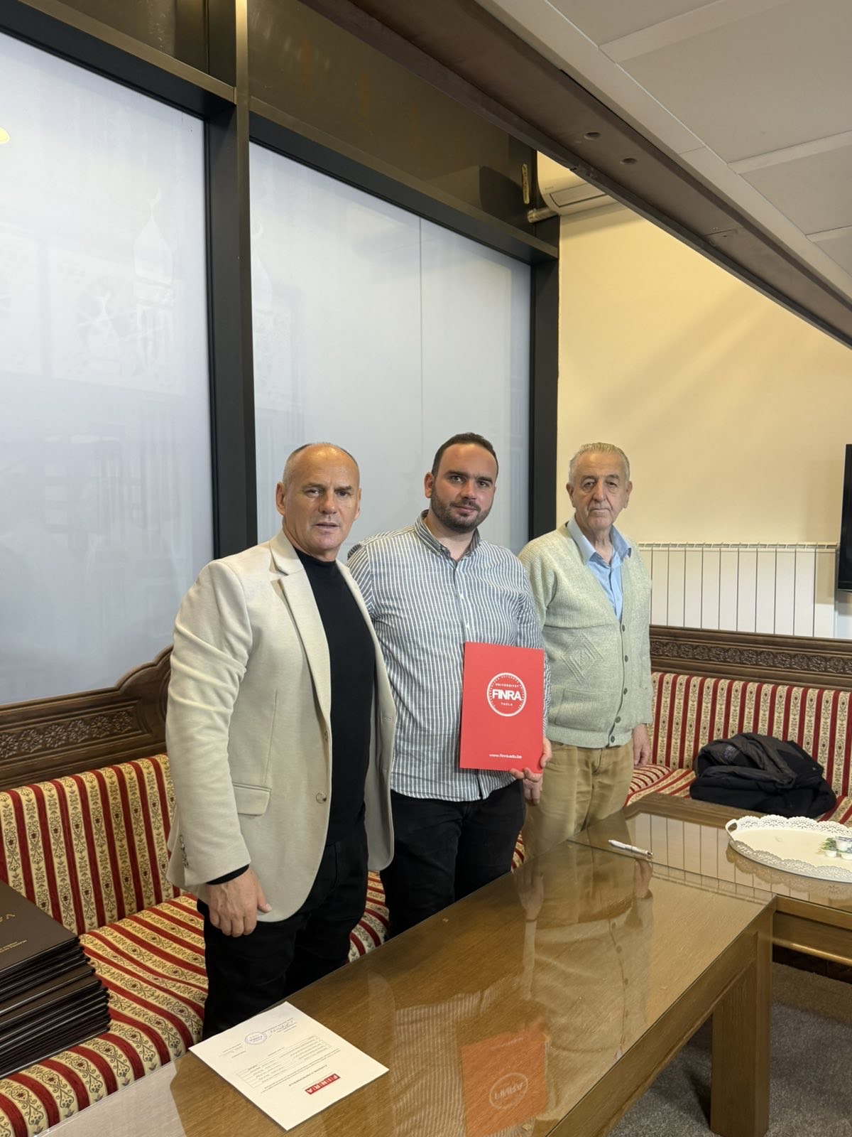 Univerzitet FINRA Tuzla donirao informatičku opremu Mesdžidu Brčanska Malta